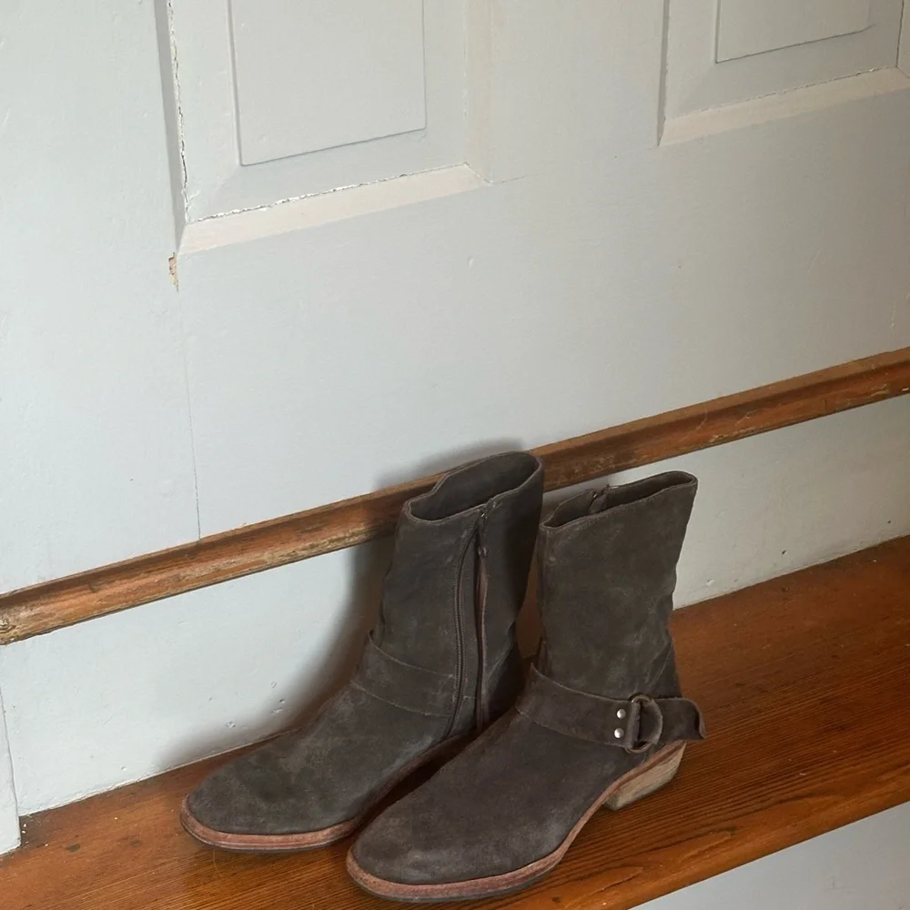 Free People Vienna Distress Suede Ankle Boot in Dark brown Women’s 39 (8.5) - Picture 6 of 13